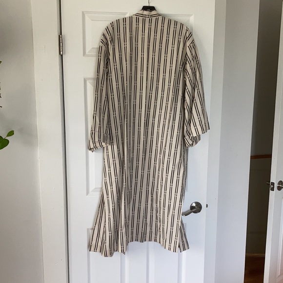 Oatmeal and black patterned day jacket 3/4 sleeves w pockets!! - Picture 5 of 5